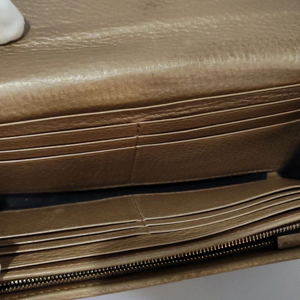 Gucci Beige Leather Wallet - Picture 8 of 11